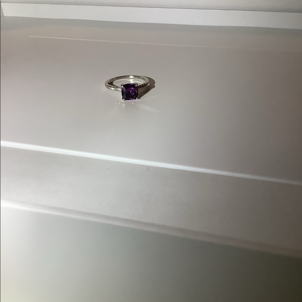 Amethyst fashion ring